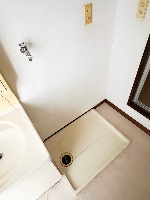 物件内観写真17　(洗濯機置場)