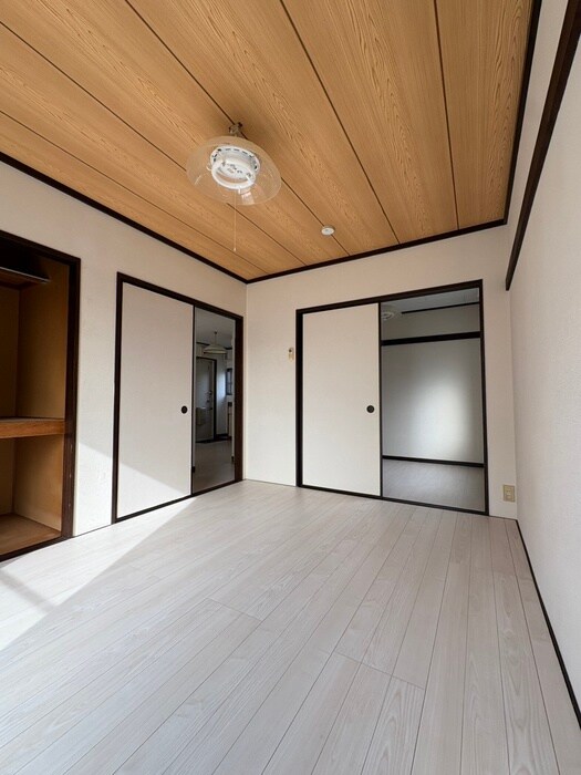 物件内観写真18　(廊下)