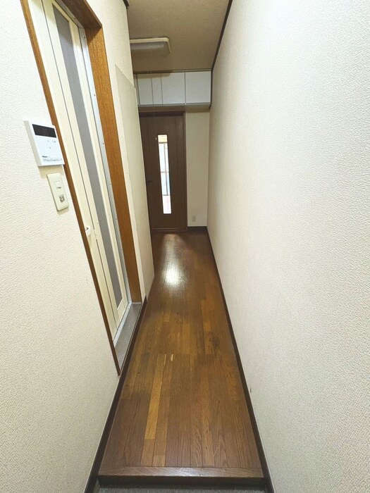 物件内観写真14　(廊下)