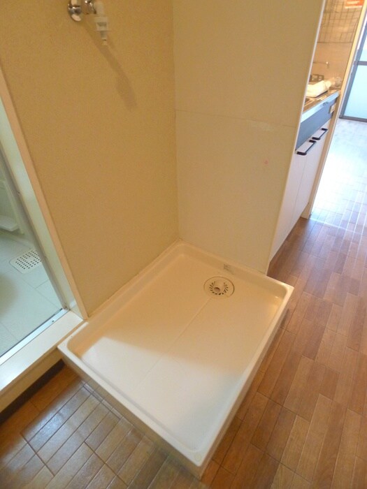 物件内観写真10　(洗濯機置場)