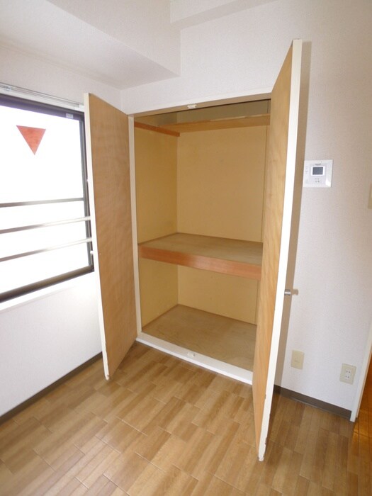 物件内観写真10　(収納)