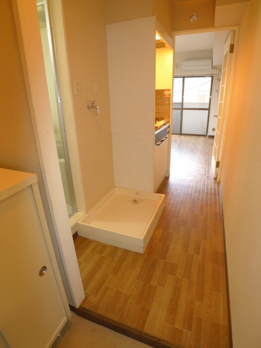 物件内観写真11　(廊下)