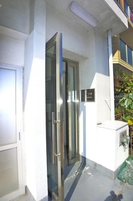 物件外観写真6　(エントランス部分)