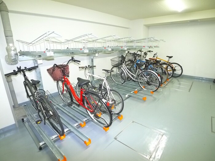 物件外観写真5　(駐輪場)