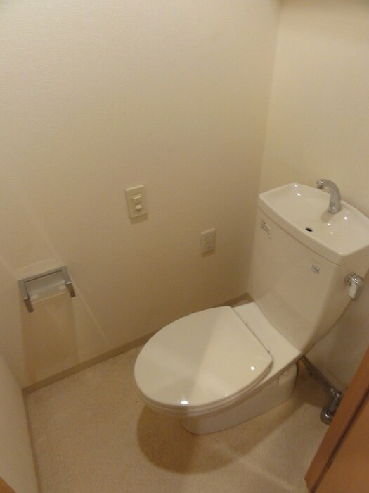 物件内観写真14　(トイレ)