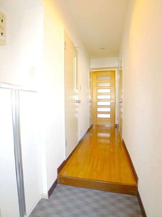 物件内観写真7　(玄関)