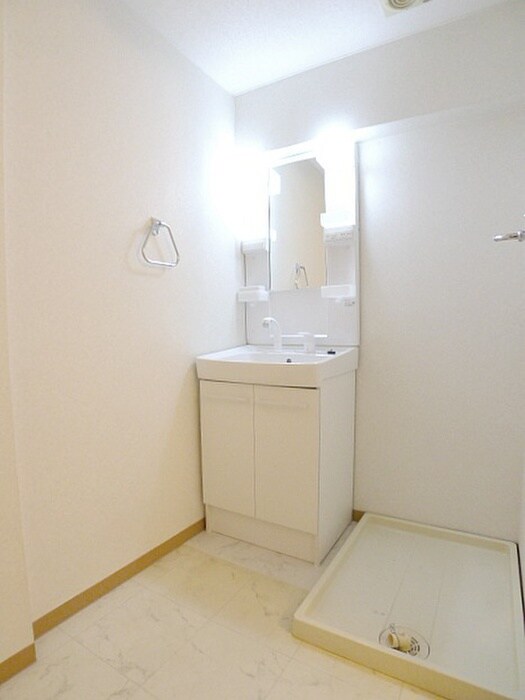 物件内観写真16　(洗濯機置場)