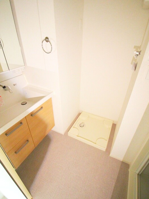 物件内観写真14　(洗濯機置場)