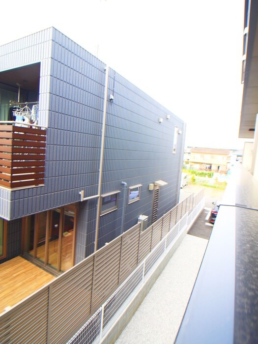 物件内観写真22　(室内からの展望)