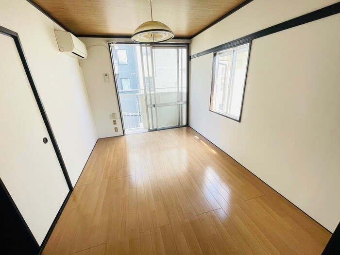 物件内観写真9　(居室)