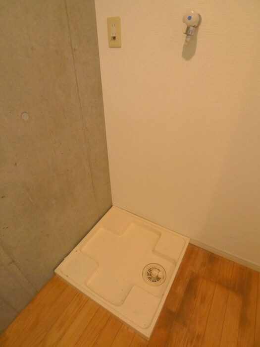 物件内観写真11　(洗濯機置場)