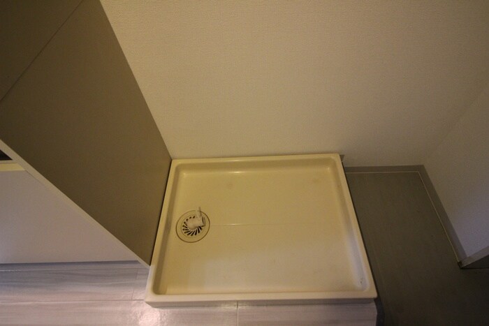 物件内観写真8　(洗濯機置場)