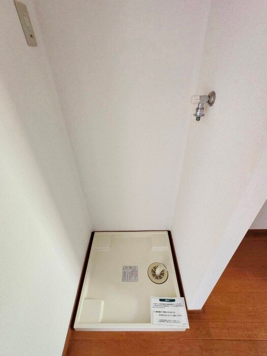 物件内観写真13　(洗濯機置場)