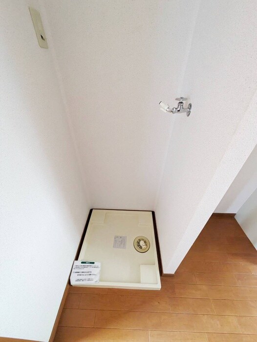 物件内観写真15　(洗濯機置場)