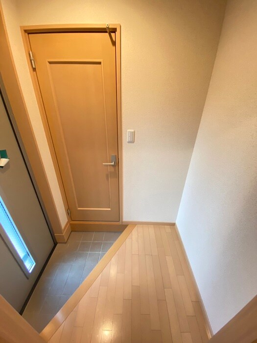 物件内観写真15　(玄関)