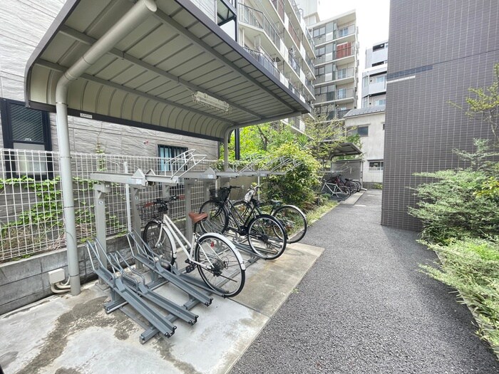 物件外観写真3　(駐輪場)