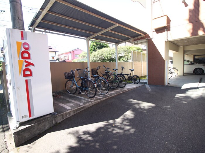 物件外観写真2　(駐輪場)