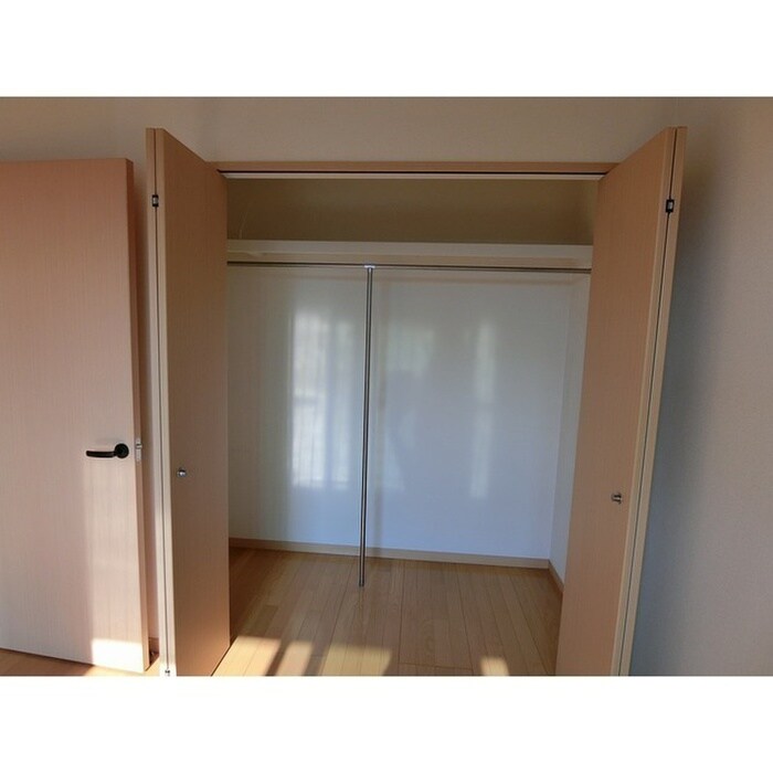 物件内観写真12　(収納)