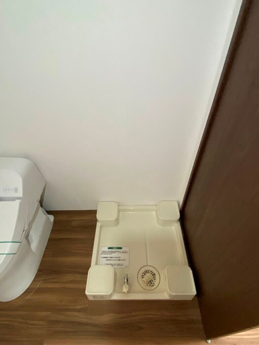 物件内観写真11　(洗濯機置場)