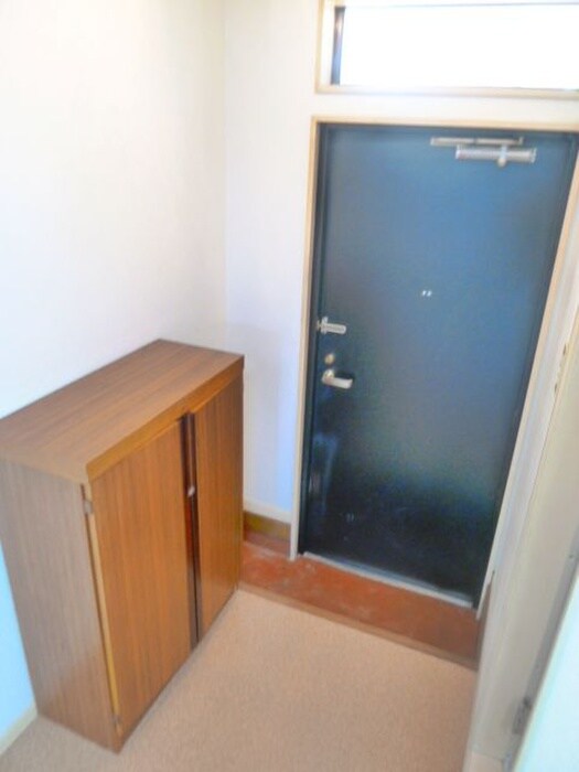 物件内観写真9　(玄関)