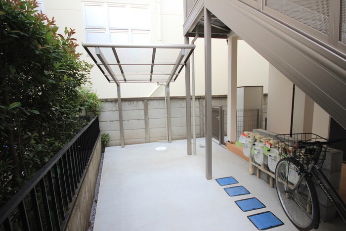 物件外観写真5　(駐輪場)