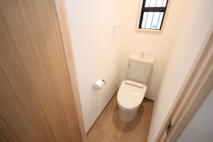 物件内観写真12　(トイレ)