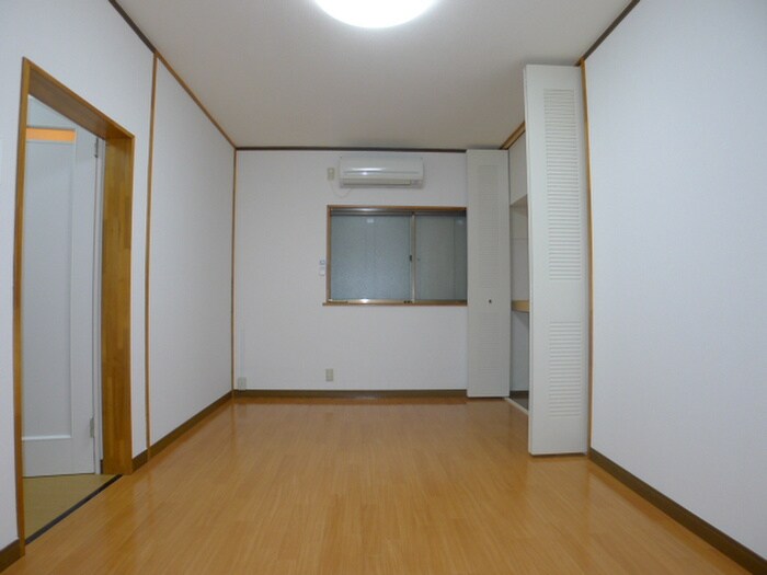 物件内観写真9　(居室)