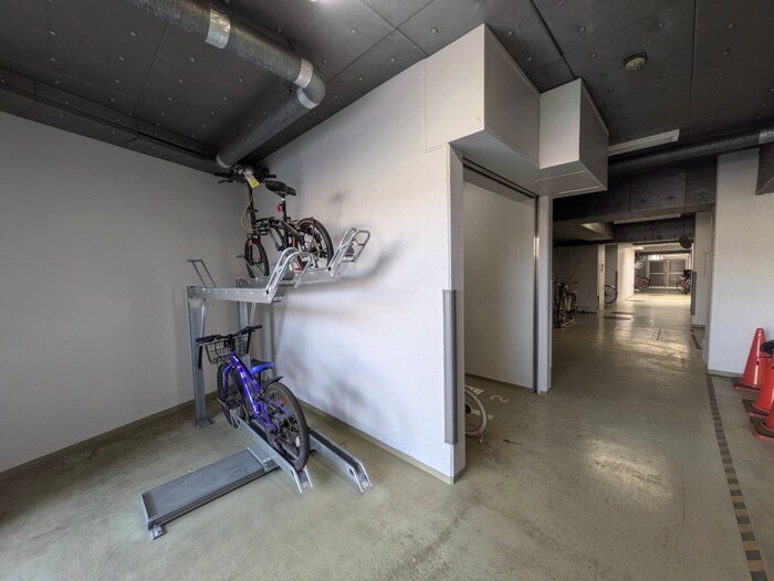 物件外観写真6　(駐輪場)