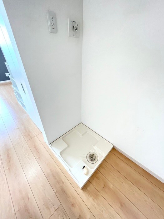 物件内観写真12　(洗濯機置場)