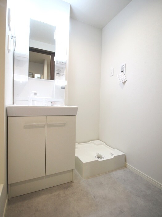 物件内観写真15　(洗濯機置場)