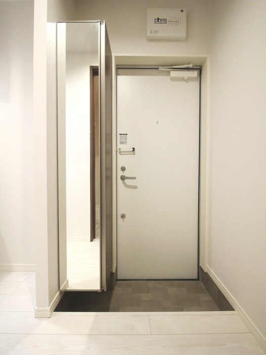 物件内観写真18　(玄関)