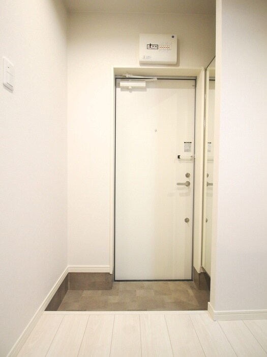 物件内観写真18　(玄関)