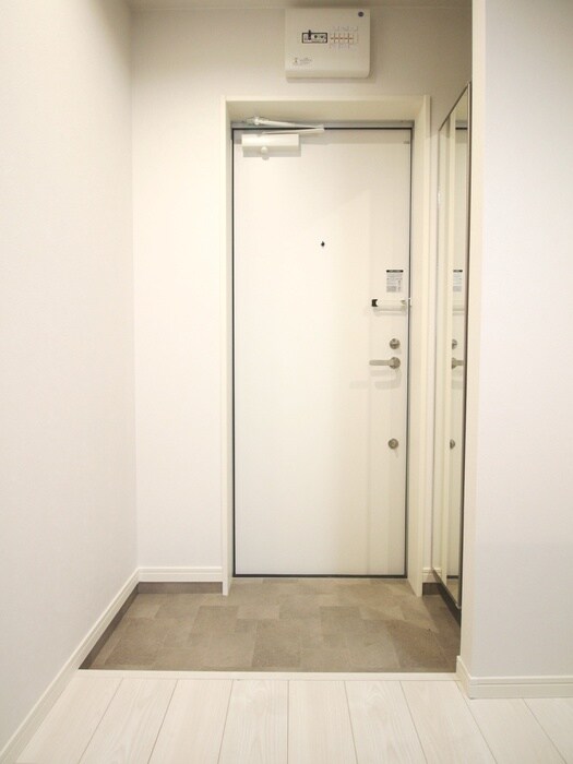 物件内観写真18　(玄関)
