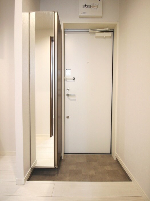 物件内観写真18　(玄関)