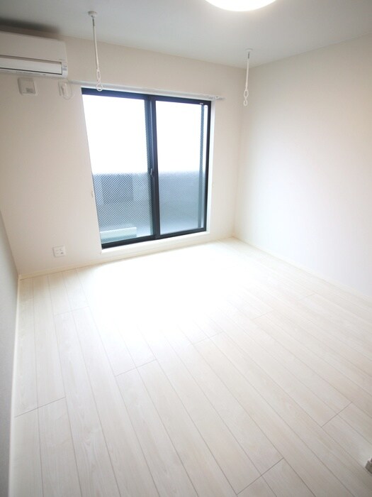 物件内観写真21　(室内からの展望)