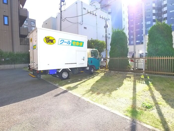 物件外観写真5　(駐車場)