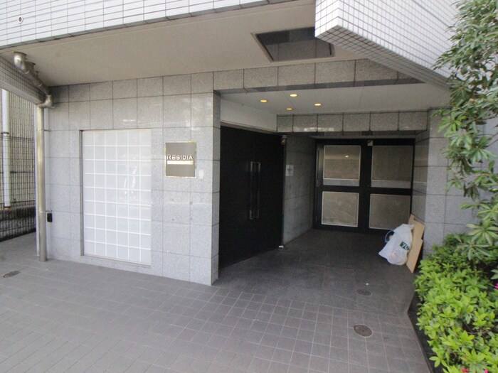 物件外観写真4　(エントランス部分)