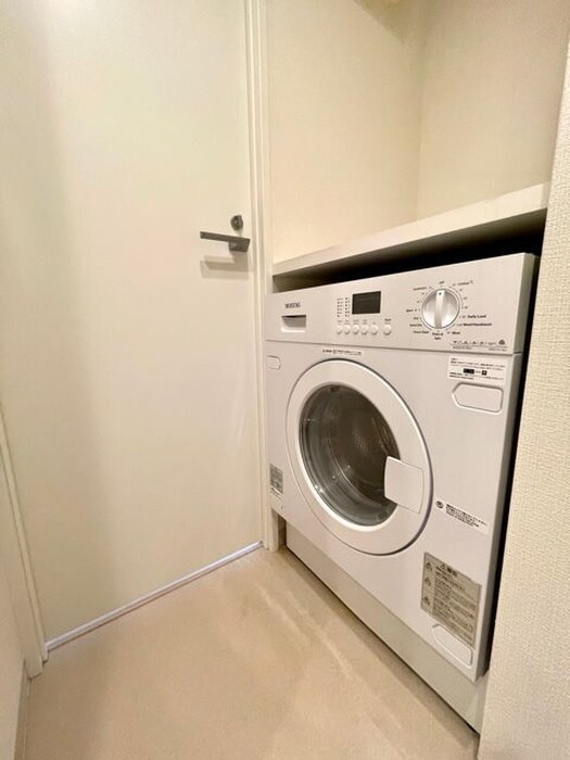 物件内観写真13　(洗濯機置場)