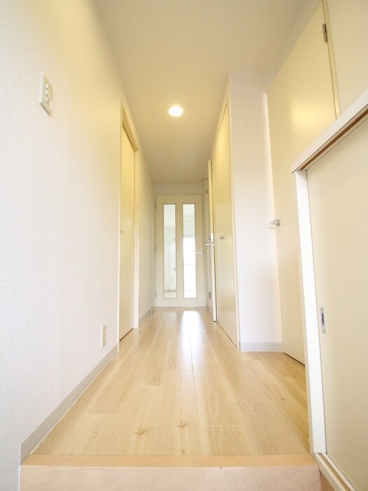 物件内観写真7　(玄関)