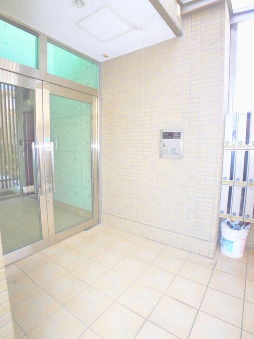 物件外観写真5　(エントランス部分)