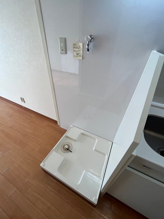 物件内観写真13　(洗濯機置場)