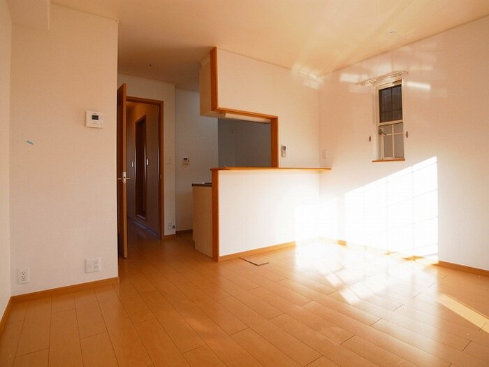 物件内観写真2　(居室)