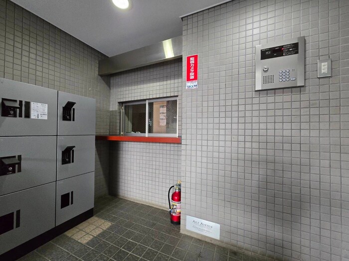 物件外観写真5　(エントランス部分)