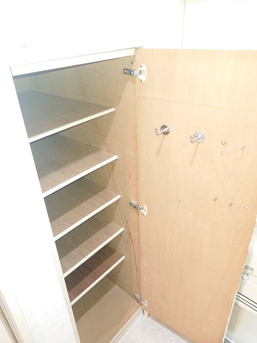 物件内観写真15　(靴箱)