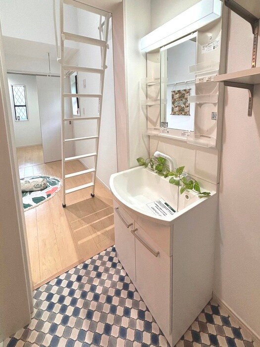 物件内観写真13　(洗面)