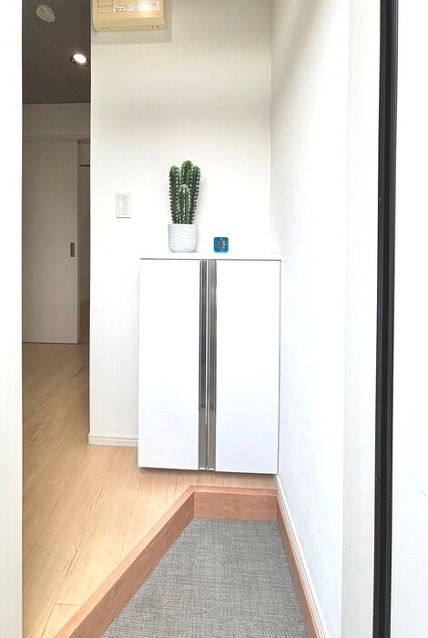 物件内観写真17　(玄関)