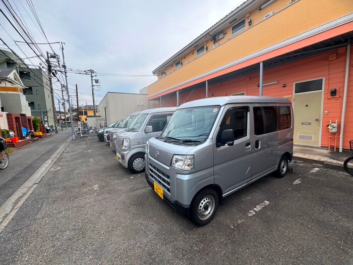 物件外観写真2　(駐車場)