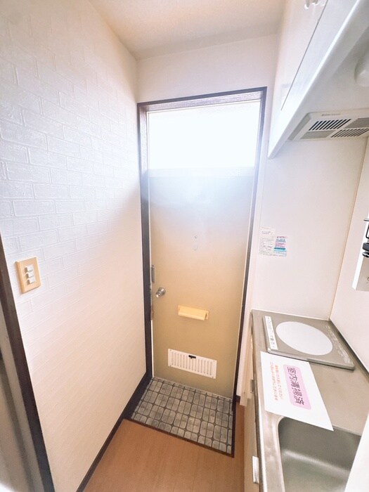 物件内観写真8　(玄関)