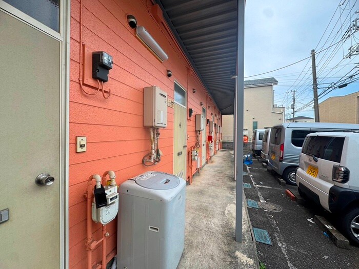 物件外観写真4　(エントランス部分)