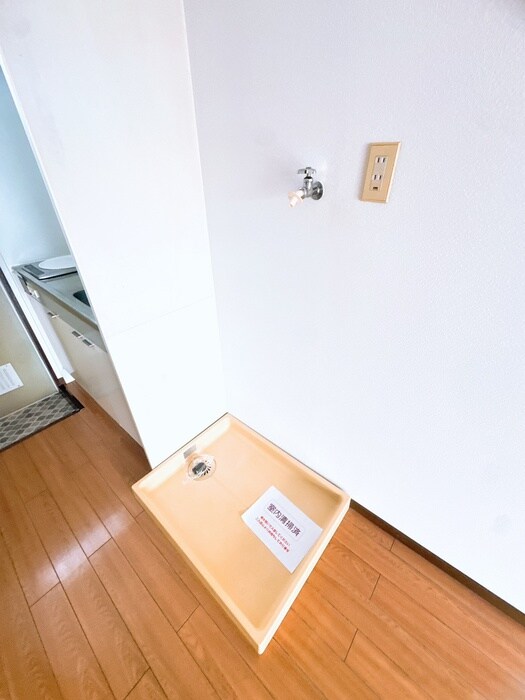 物件内観写真17　(洗濯機置場)